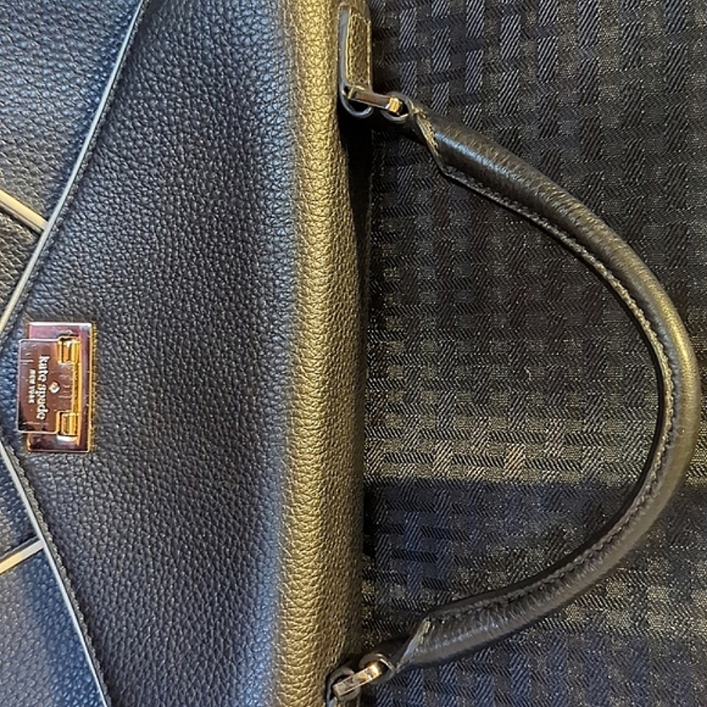 UEC Gorgeous Kate Spade, Color - Black and Porcelain Purse. Beautiful interior. - Picture 8 of 8